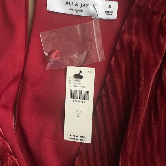 Ali & Jay Velvet Belted Jumpsuit Size Small Pants Pleated Wide Leg - Picture 4 of 4